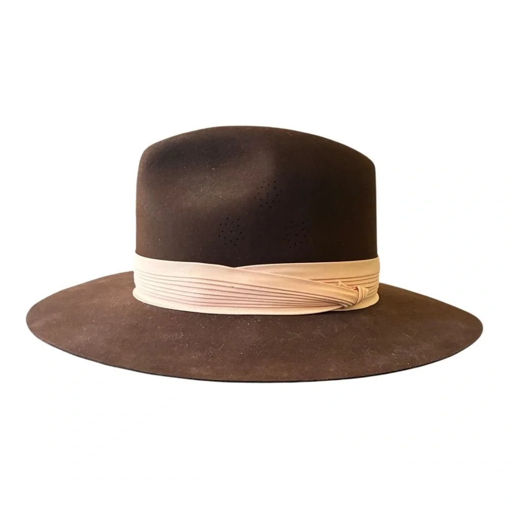 The Vail Heritage Collection: Vintage "Dorian" Safari Ensemble - Picture 3 of 12